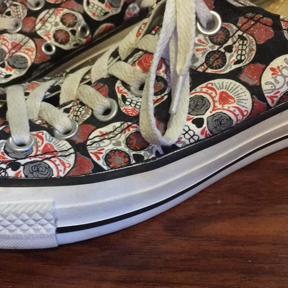 Convers - Picture 2 of 2